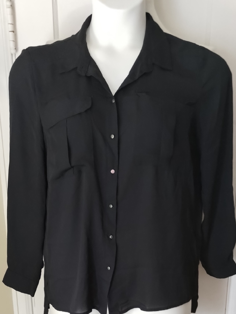 H&M Black Button-Front Women's Shirt with Chest Pockets